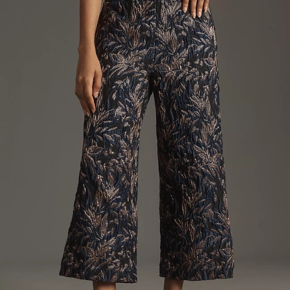 Let me Be Jackie Jacquard Cropped Pants - Picture 2 of 10